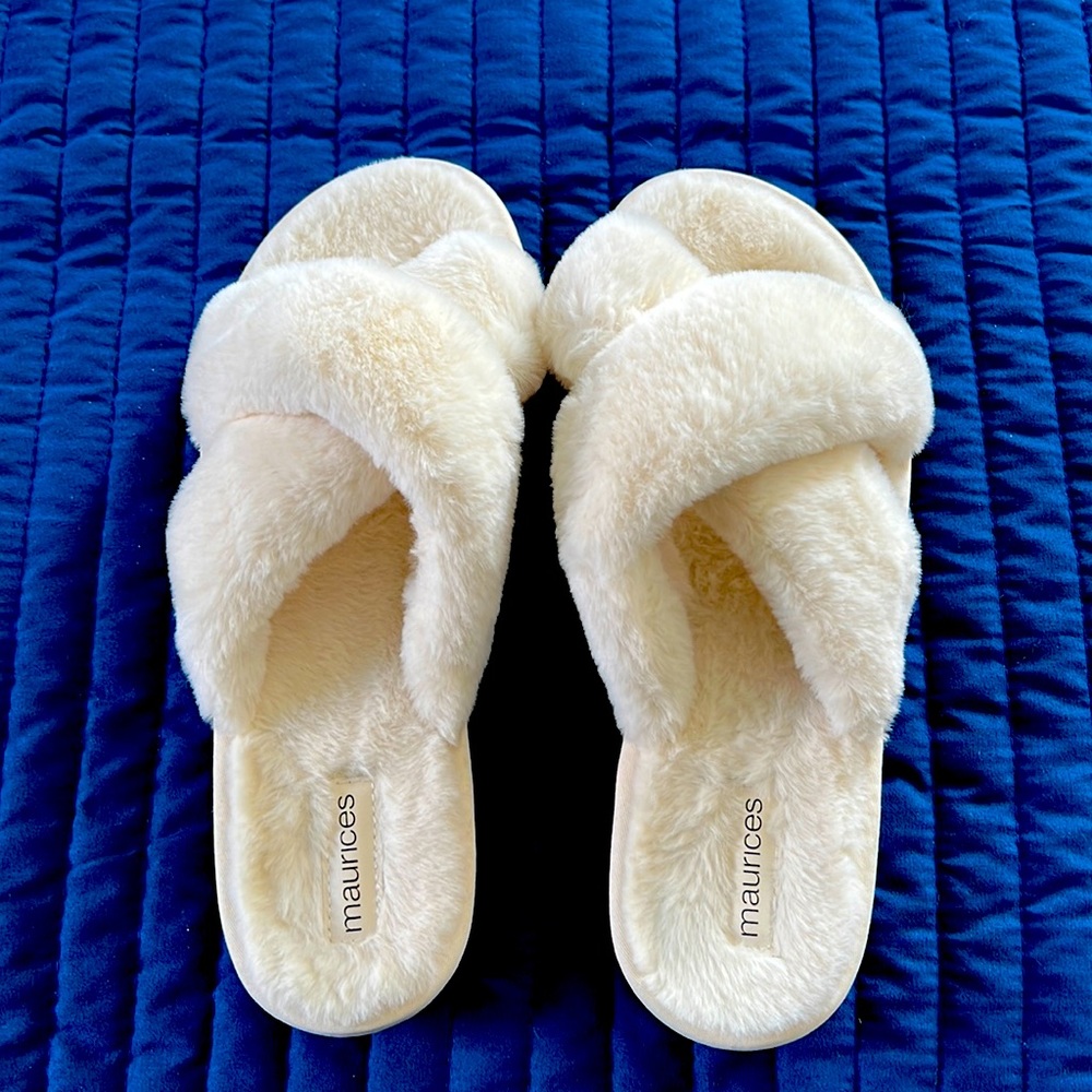 Maurice’s size 10 furry slipper